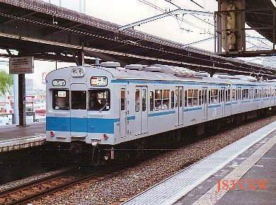 JR�����{�@103�n1000�ԑ�